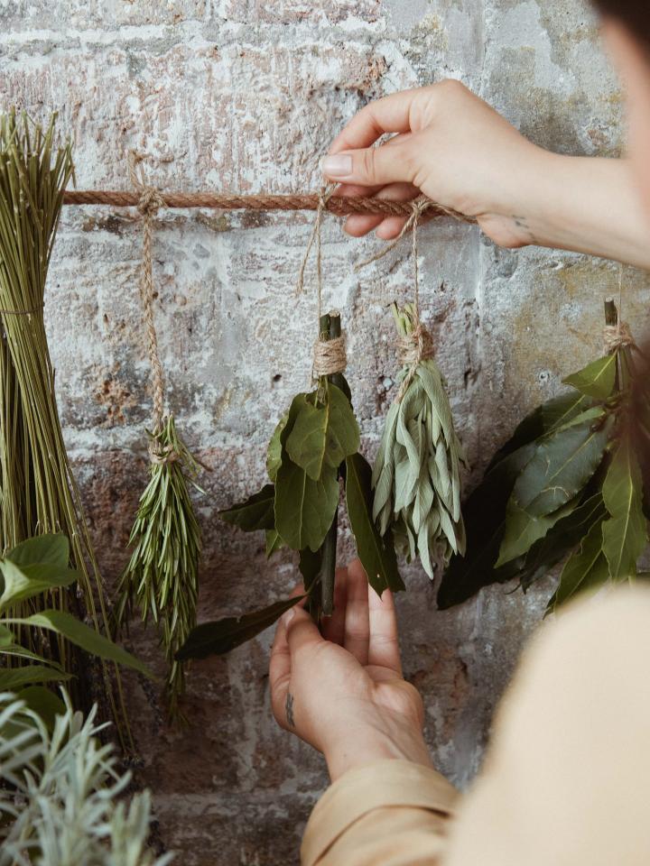 DIY: fragrant herb rack | funnyhowflowersdothat.co.uk