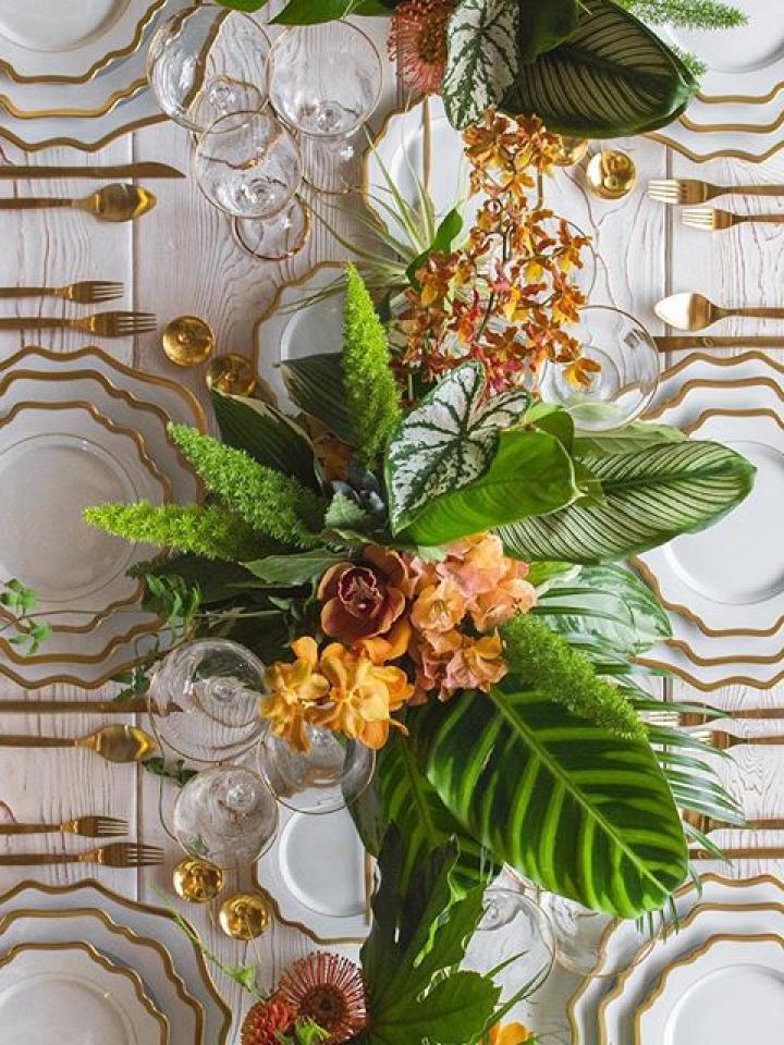 festive table display joyofplants.co.uk