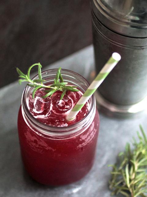 blackberry whiskey cocktail